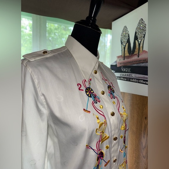 ESCADA White Embroidered Top/ blouse Size 40 PTP 22” - Picture 2 of 8